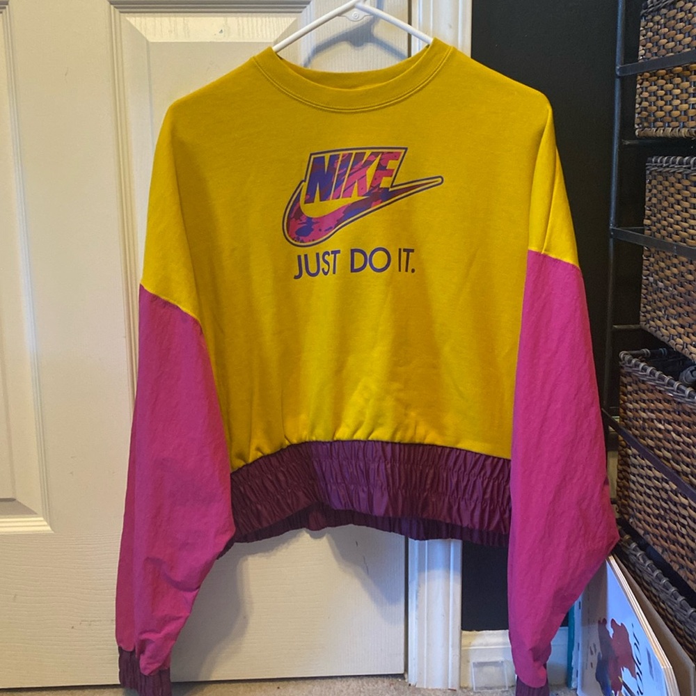 Nike crop top wind breaker